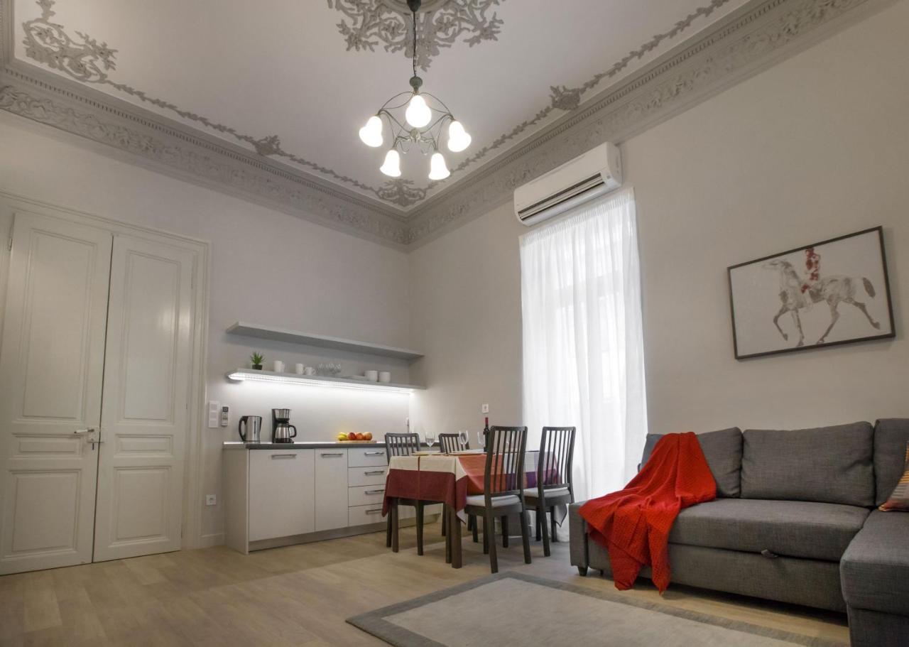 Sophisticated Apartment In Syntagma By Ghh Ateny Zewnętrze zdjęcie