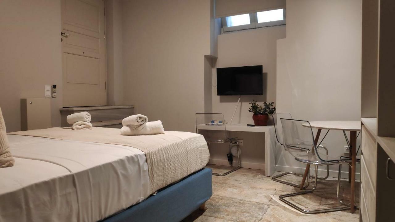 Sophisticated Apartment In Syntagma By Ghh Ateny Zewnętrze zdjęcie
